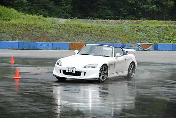 Ｓ2000旋回走行