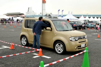 母と子の楽ラク運転講習会 2009年 日産キューブ