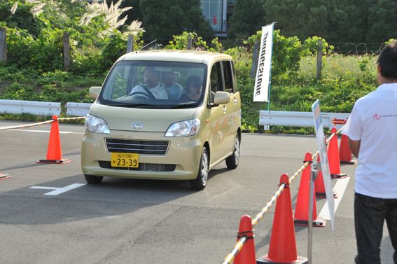 CSR急ブレーキ体験車両