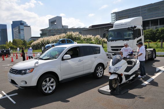 死角体験 車両