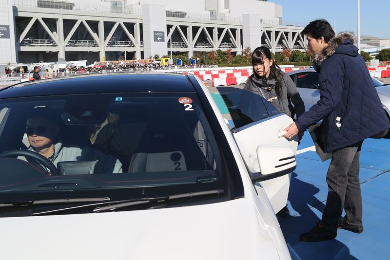 東京モーターショー・『プロの運転による同乗試乗会』同乗風景