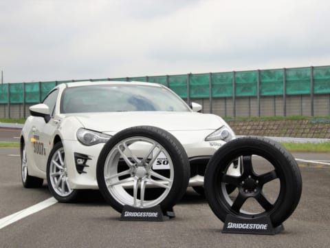 ブリヂストン ポテンザ S007A展示