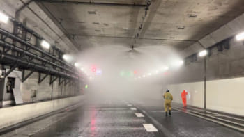 スプリンクラー放水風景