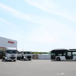 屋外に展示された各種車両